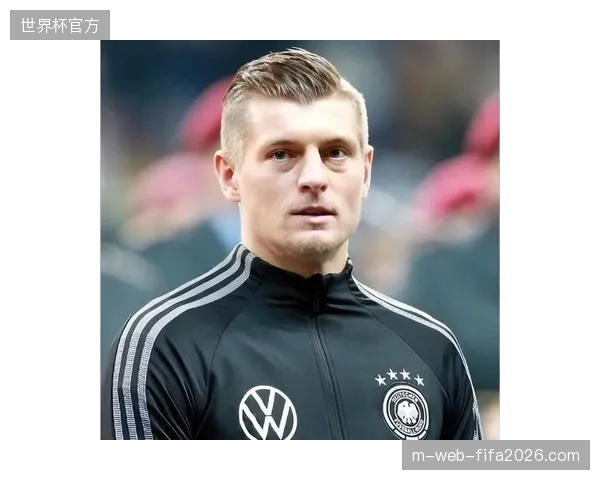 德国队近期热身赛放弃传统边路传中，转而强化中路渗透与肋部配合