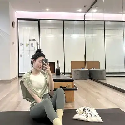 袁英嘉